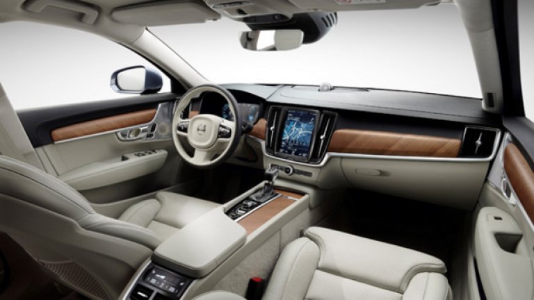 Интериорът предлага удобство и лукс