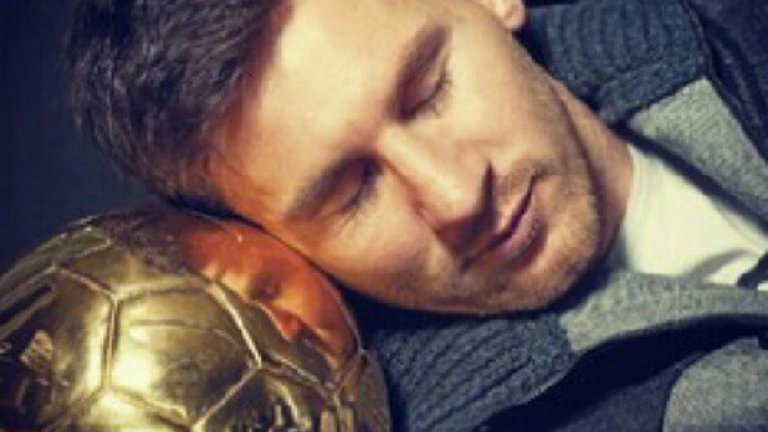 "Постигнах повече, отколкото съм мечтал като дете", каза развълнуван в понеделник, след като за изумителния пети път спечели "Златната топка".