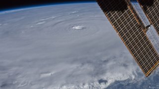 Hurricane Earl Heads Toward U.S. Coast