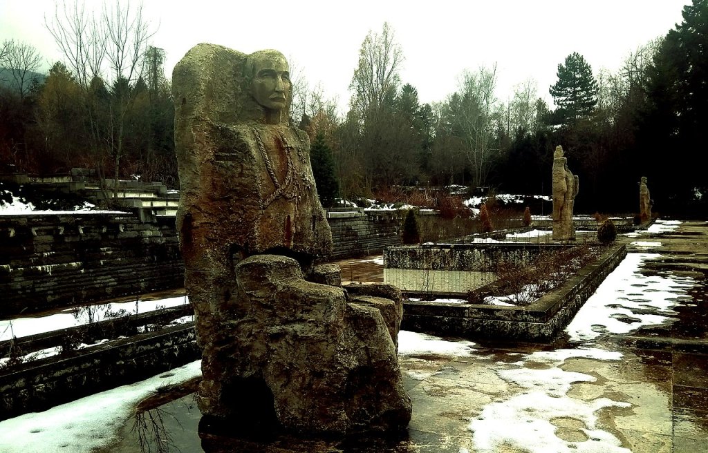 1280px-Boris_III_Tzar_of_Bulgaria_1894_-_1943_sculptor_Kunio_Novachev_architect_Milomir_Boganov