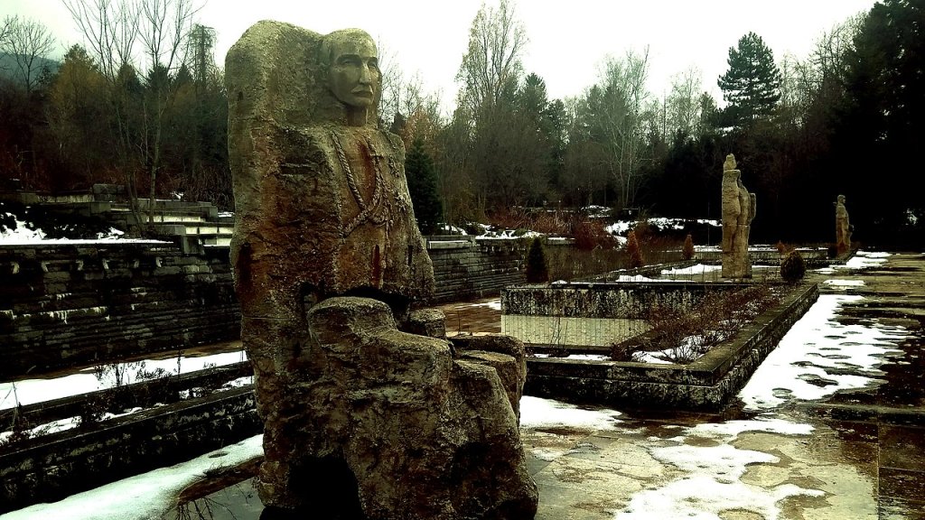 1280px-Boris_III_Tzar_of_Bulgaria_1894_-_1943_sculptor_Kunio_Novachev_architect_Milomir_Boganov