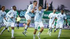 Левски потрепери, но Костадинов спаси "сините" под Аязмото