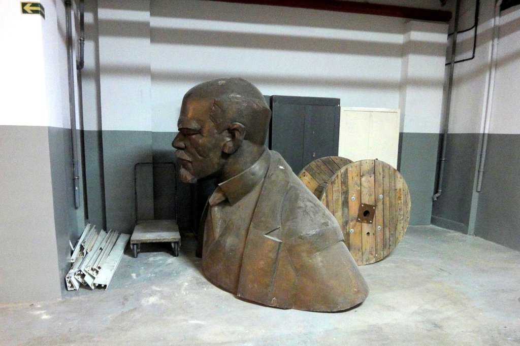 A-Lenin