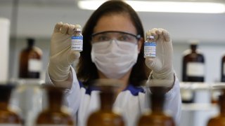 Краят на пандемията е в обозримо, но не съвсем близко бъдеще