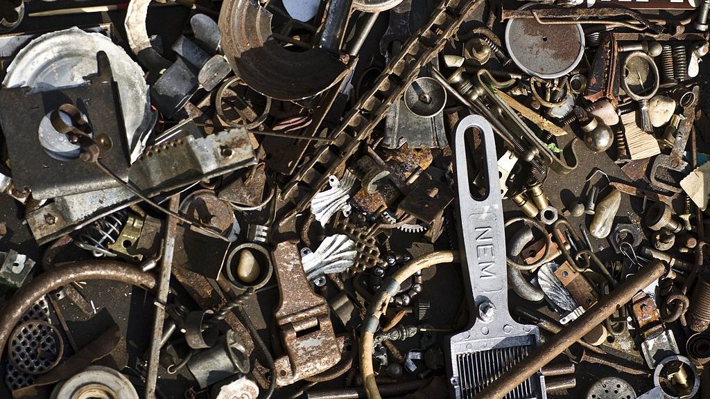 Collection_of_leftover_scrap_metal_items