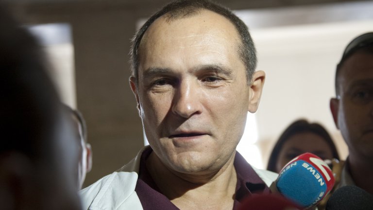 В него този път е намесен и Кирил Домусчиев