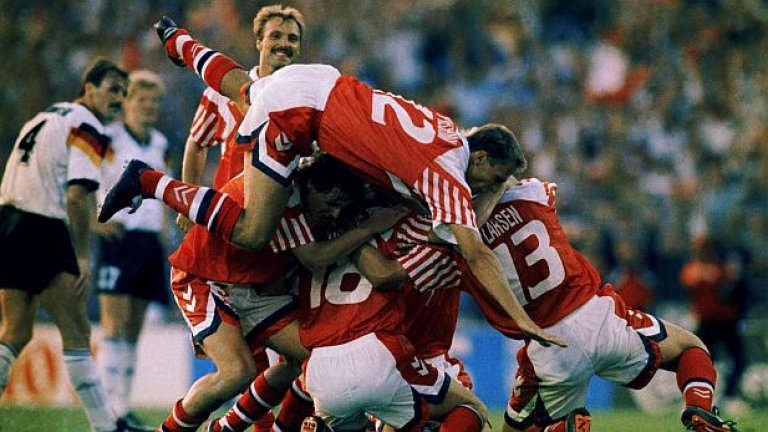 Дания, 1992
Един от най-великите триумфи в историята на футбола. Дания заема мястото на Югославия, която е извадена от участие заради гражданската война в страната. Местната федерация буквално събира футболистите от плажовете. 0:0 с Англия, 0:1 с Швеция и 2:1 над Франция в груповата фаза извеждат тима до полуфинал. Драмата е пълна 2:2 с Холандия и дузпи, спечелени с 5:4. На финала датчаните бият Германия с 2:0 и триумфират.