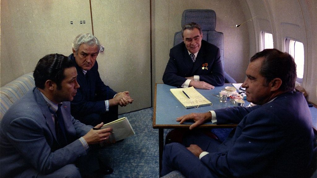 1024px-Spirit_of_76_enroute_to_San_Clemente,_California,_with_General_Secretary_Brezhnev_-_NARA_-_194524