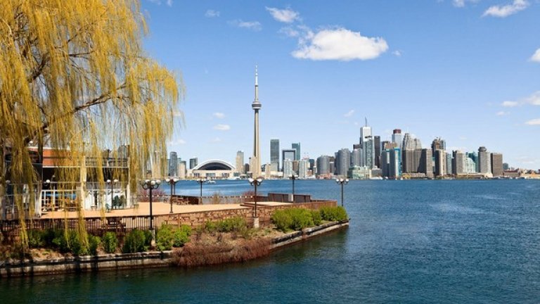 Торонто заема челни позиции по качество на живот в една от световните класации. Ако искате д избягате от тълпите и все пак да живеете в градска среда, това е мястото.
