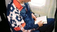 Натъпкан с успокоителни, Бергкамп някак издържаше в самолетите до 1995-а. Но  преди един мач във Флоренция нещата излязоха извън контрол.