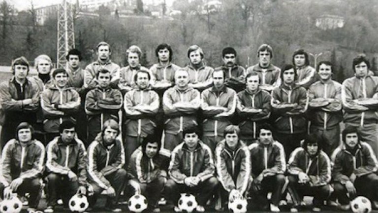 Пахтакор, 11 август 1979 г. (17 играчи и треньори, Ту-134)
Тимът лети за Минск за мач от шампионата на СССР срещу Динамо, но се сблъсква във въздуха с друг Ту-134 на височина 8400 м.
