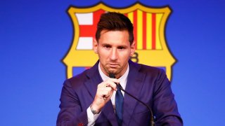 Мечтаното завръщане на Меси в Барселона е свързано с много емоции, но в него няма особена футболна логика