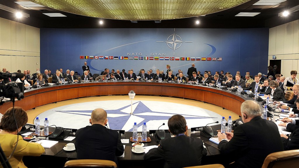 1280px-NATO_Ministers_of_Defense_and_of_Foreign_Affairs_meet_at_NATO_headquarters_in_Brussels_2010