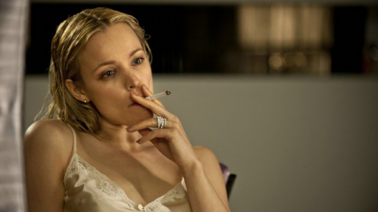 Рейчъл Макадамс
След финала на "Истински детектив" и изобщо целия му втори сезон, гледаме на малката руса канадка по един по-различен начин. Освен bad ass и красива, Рейчъл е секси полцайка, която дори до трима мъже изглежда по-готина от тях