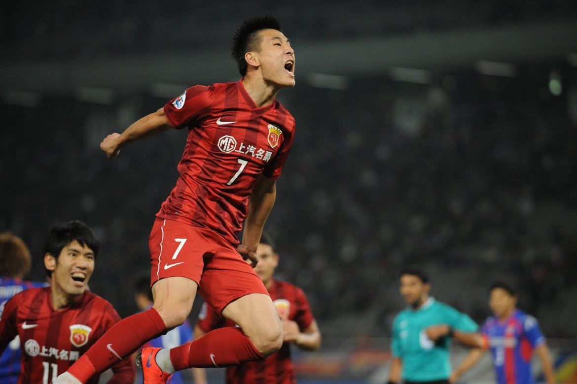 С екипа на Шанхай СИПГ Ву Лей беше избран за футболист на годината в Китай през 2018-а, стана шампион и голмайстор на първенството