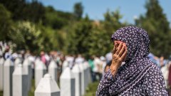 Повече от 200 деца, родени преди или по време на геноцида в босненския град през 1995 г., споделят една и съща трагична съдба