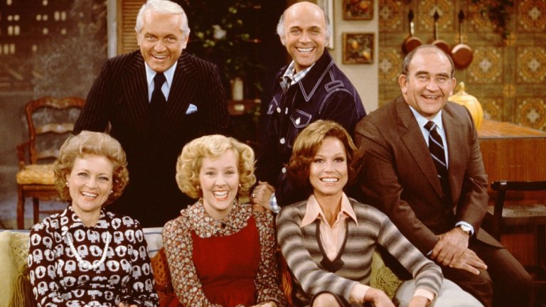 The Mary Tyler Moore Show, 1997

The Last Show - така се казва финалният епизод на ситкома, който задава изцяло нов модел за завършване на този тип продукции. Преди излъчването на този епизод не е обичайно за ситкомите да имат голям, финален епизод, който слага точка на историята. Най-продължителните ситкоми все още обаче използват именно зададената в The Last Show структура за финала си: нещо разделя героите, но те остават сигурни, че връзката и приятелството им ще устоят на сътресенията и всичко ще бъде наред. 