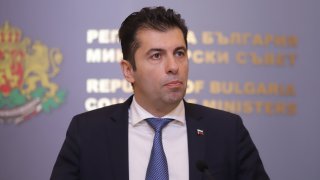 Делян Пеевски защити министър Калин Стоянов и обвини ПП-ДБ