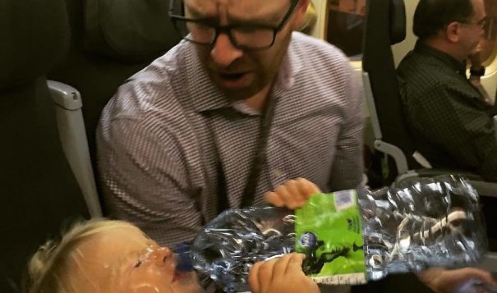 Дано бащата да е предвидил чифт резервни дрехи в ръчния багаж