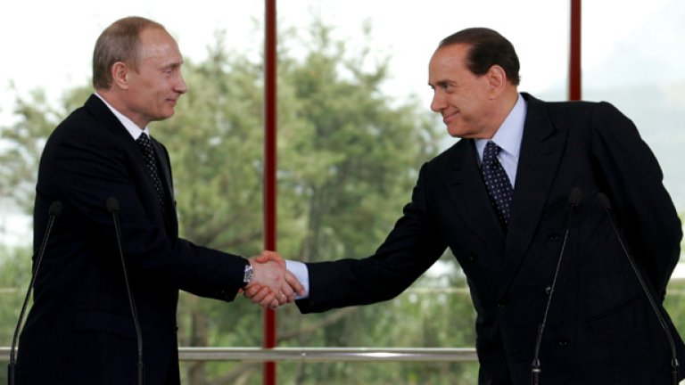 Зимната Олимпиада в Сочи трябва да е успешна история за режима на Владимир Путин, но игрите са заплашени от бойкот и затрупани от обвинения в корупция