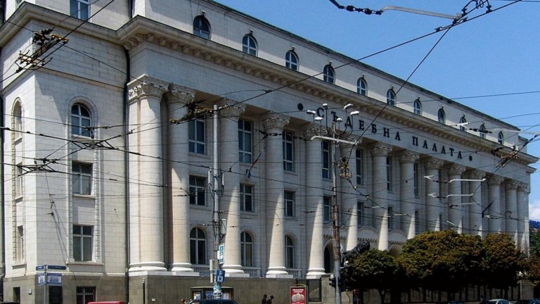 Арестуваха бивша съдийка за пране на пари