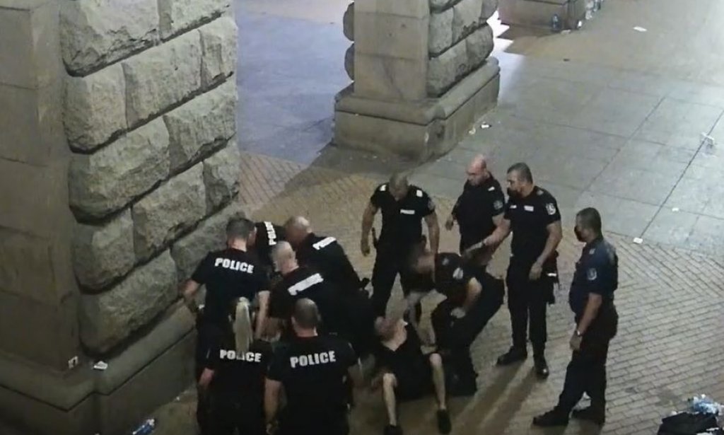 Показаха кадри с побой над протестиращи от 2020 г.