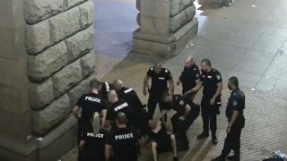 Няколко институции си прехвърлят топката, а големият губещ ще са българите полицаи
