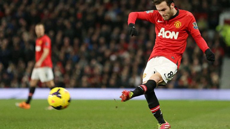 Хуан Мата дебютира с добра игра за Юнайтед, който спечели важни три точки у дома.