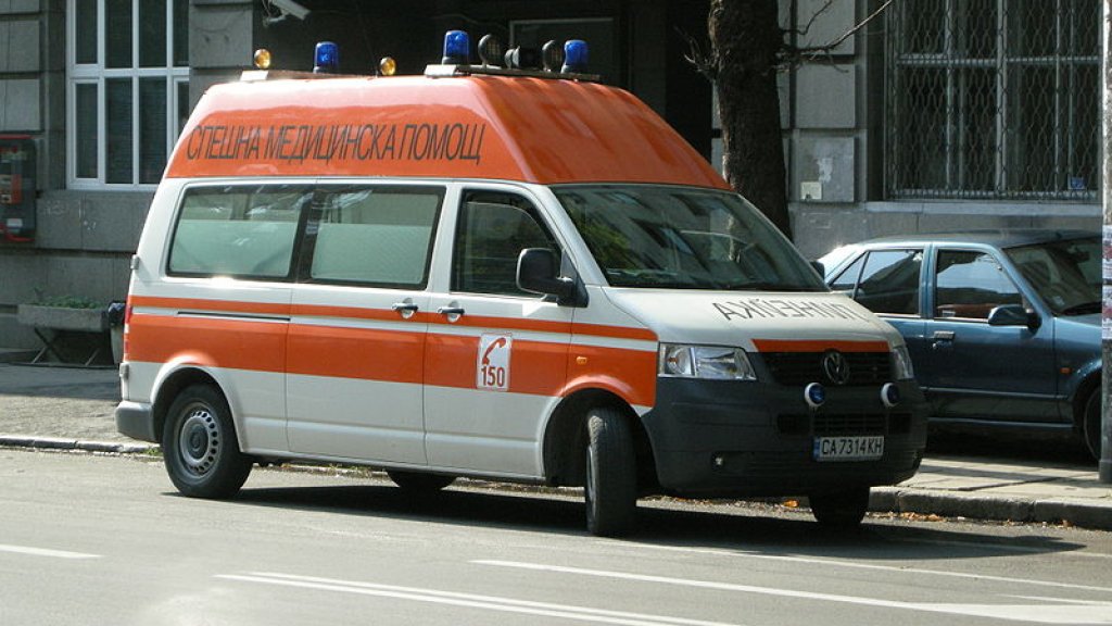800px-Ambulance_from_Bulgaria