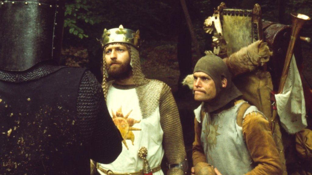 6. “Монти Пайтън и Свещеният Граал” (1975 г.) 
Британската комедия, зад която стои легендарната група от “Монти Пайтън”, проследява легендата за крал Артур и рицарите на кръглата маса, които предприемат абсурдно търсене на Свещеният Граал. А пътуването им е съпроводено от множество препятствия и нелепи ситуации.