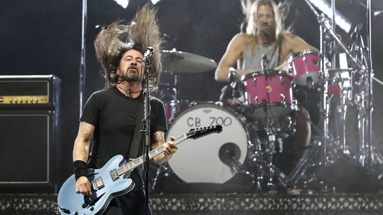 Барабанистът на Foo Fighters Тейлър Хокинс почина на 50 години