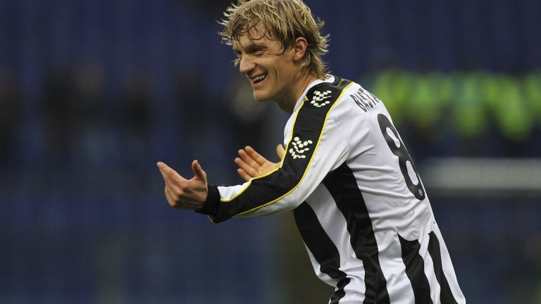 Централен защитник: Душан Баста
Продукт на академията на Цървена Звезда, Баста дойде в Удинезе през 2008-а и веднага бе отдаден под наем в Лече. След това се превърна в титуляр за фриулите по десния бек. От 2014 г. носи екипа на Лацио.