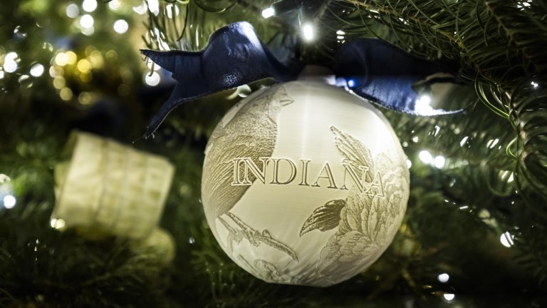 Kоледният кич на Мелания Тръмп - 50-килограмов сладкиш и портрети на Тръмп от Lego