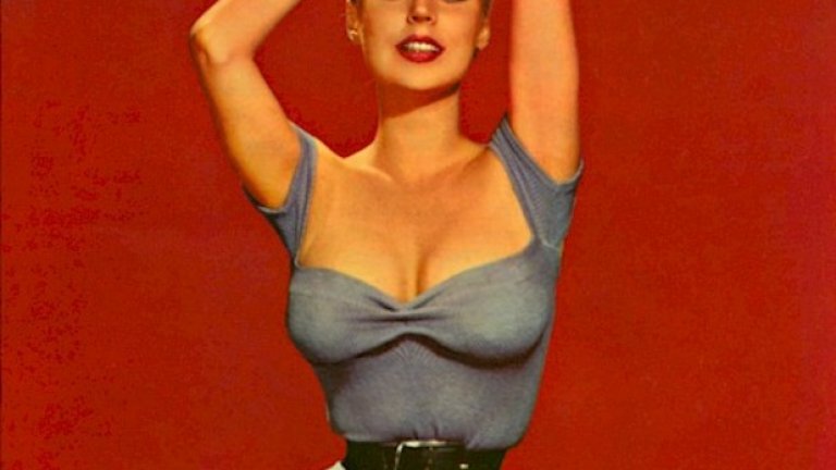 Родената на 2 август 1935-та година моделка печели над 50 конкурса за красота още преди да навърши 20 години