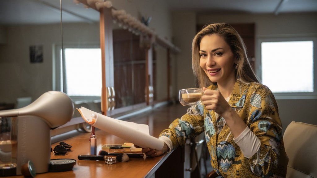 Кафе с Нети: От баланса в живота до моноспектакъла в Армията