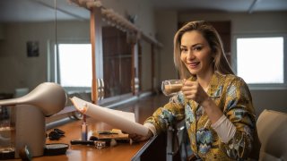 Кафе с Нети: От баланса в живота до моноспектакъла в Армията