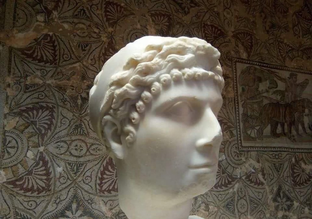Cleopatra_Selene_II_bust,_Cherchell,_Algeria_4