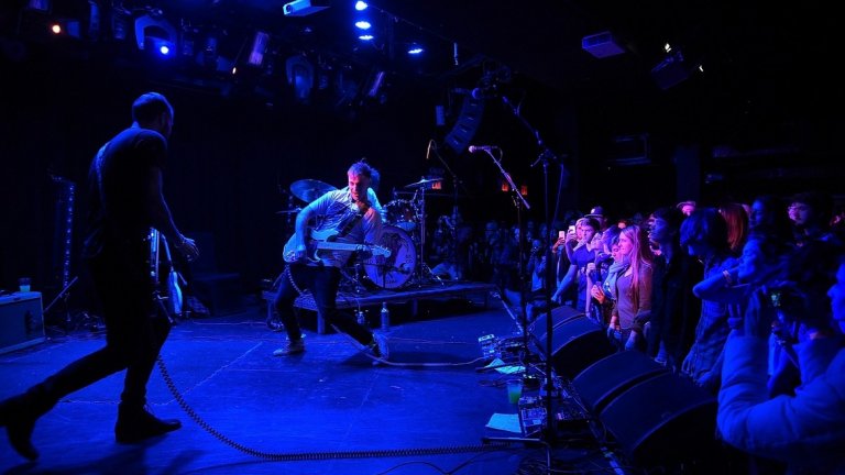 5. Highly Suspect
Още първият студиен албум на триото Highly Suspect им осигурява номинация за най-добър рок албум на наградите "Грами" през 2015-а, а песента "Lydia" е номинирана и за най-добра песен (има и доста странен подводен клип, който си струва да видите). Синглите от следващия им албум продължиха да катерят класации, като за "My Name is Human" получиха още една номинация за "Грами". 
Какво да чуете: "Lydia", "My Name is Human", "Little One"