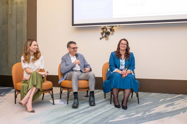 д-р Райна Стоянова, проф. д-р Иво Петров, Христина Николова