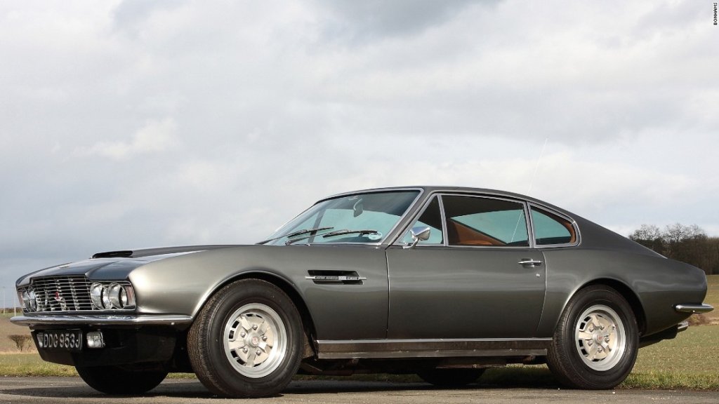 Aston Martin DBS - On Her Majesty`s secret service, 1969. От всички култови Aston-и на Бонд, този ни е любимият. Джордж Лазенби го кара в своето единствено, подценено превъплъщение в 007