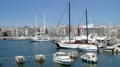 Данък лукс беше въведен в Гърция за яхти,луксозни имоти, басейни, лимузини и др. и заради това данъчните там гледат и сателитни снимки...