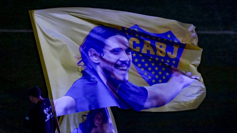 Красивата игра: Кавани с екипа на Бока Хуниорс и 10-ката на Марадона