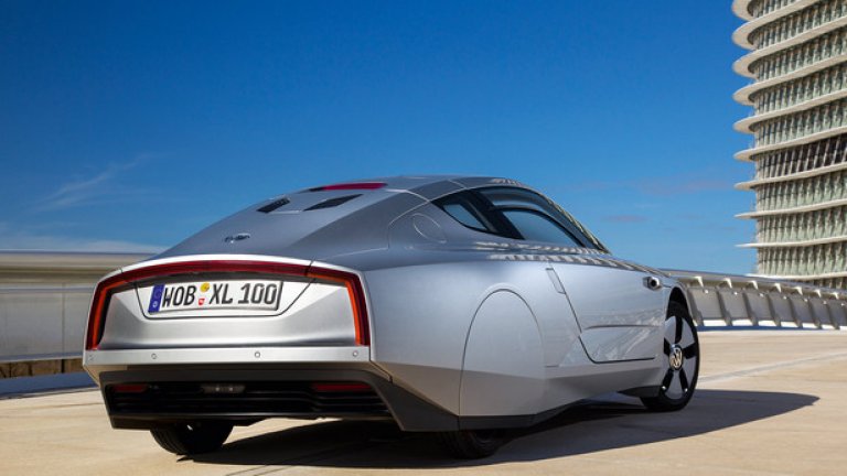 Volkswagen XL1 е друг добър пример за суперкола - в категорията за икономия на горивото. Тя почти никога не бива наричана суперкола, но нека бъдем обективни, всъщност е точно такава. И тя е чудесен шаблон какво биха могли да бъдат суперколите - упражнения по преодоляване на границите в автомобилните технологии.