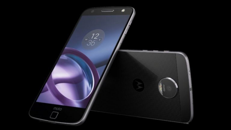 Motorola Moto Z Play
Moto Z Play е най-евтиният телефон от серията на Motorola, който се води част от "средния" клас на пазара. Тестовете обаче показват, че той не просто има най-добра батерия от Z-линията, но сред повечето нови устройства на 2016 г. Смартфонът успява да издържи 23 часа и 3 минути на непрекъснато видео-излъчване в airplane-режим. При по-лека употреба може да ви подсигури 4 дни без презареждане. Телефонът си струва дори само заради батерията - извън факта, че работи със серия полезни модулни аксесоари.