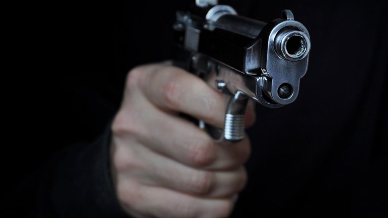 Командоси влязоха при барикадиралия се мъж в "Овча купел"