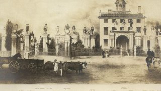 1280px-Timothy_Dexter_House,_Newburyport,_MA