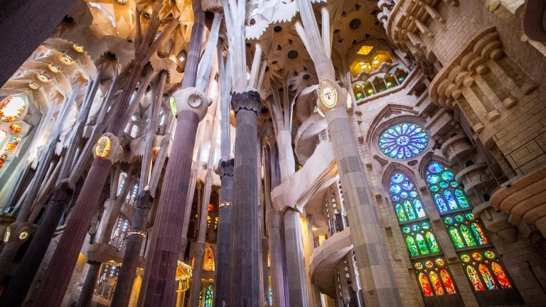 Надеждите са "Саграда Фамилия" да бъде завършена до 2026 г., когато ще се навършат 100 години от смъртта на Гауди. Възможно е обаче този срок да се окаже невъзможен за спазване.