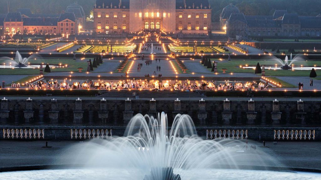 Chateau de Vaux le Vicomte Fountains, France