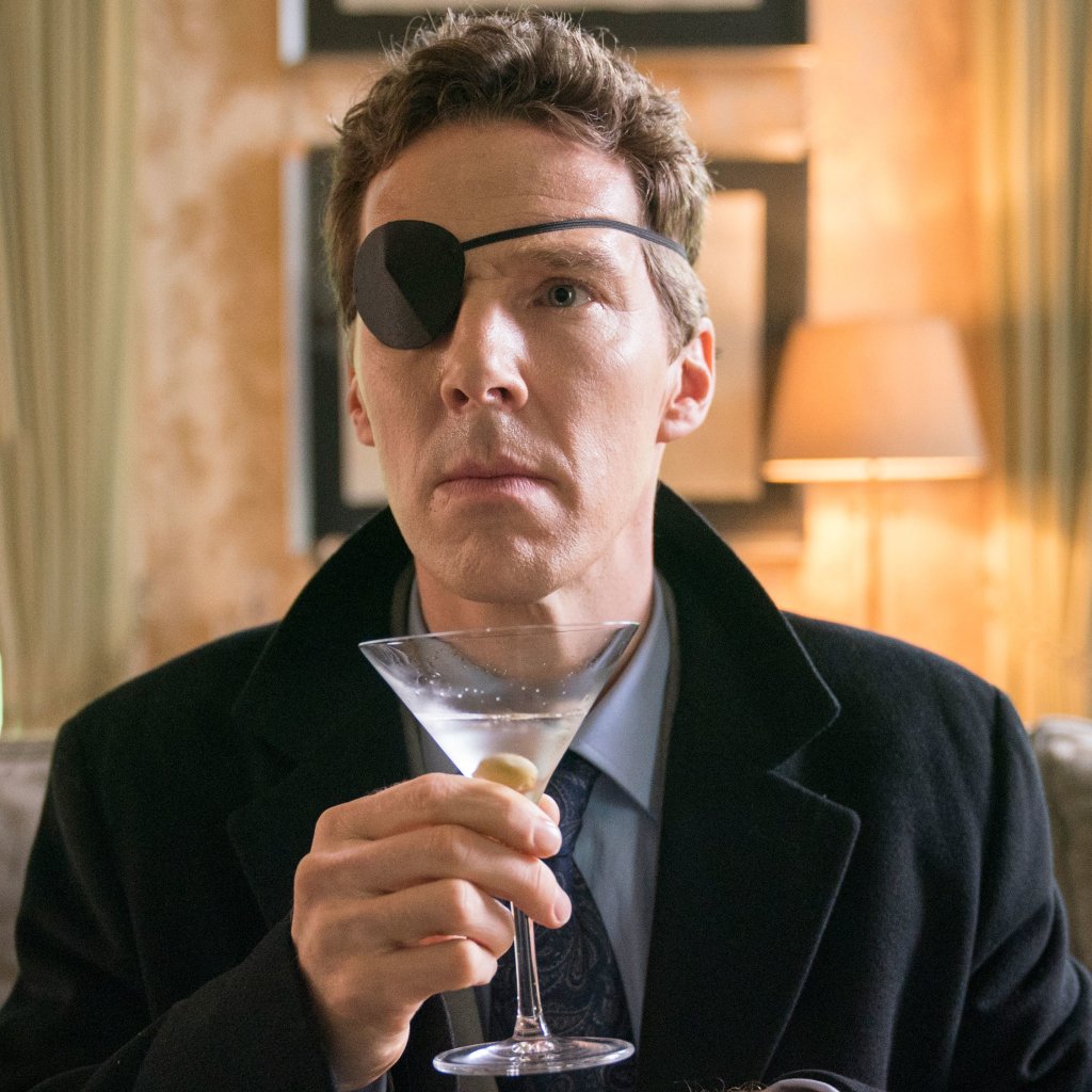 Бенедикт Къмбърбач направи такава роля в сериала Патрик Мелроуз, че изобщо не му трябва да бъде квалифициран като красив. И все пак, тази особена, английска, стерилна и по някакъв начин перверзна красота...Гледайте го още в в сериала Шерлок, във филма Дет