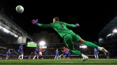 Челси удари три греди, но точките останаха за Юнайтед